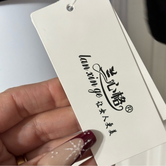 Asian streetwear women’s top size medium beaded and rhinestone black NWT - Picture 4 of 12